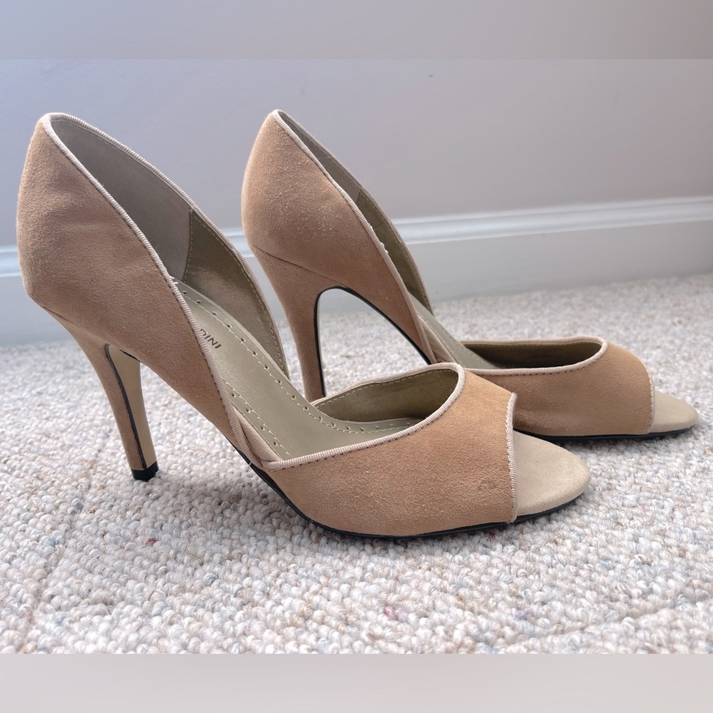 New w/out Tags or box Adrienne Vittadini Leather Heels Camel Color Size 8M